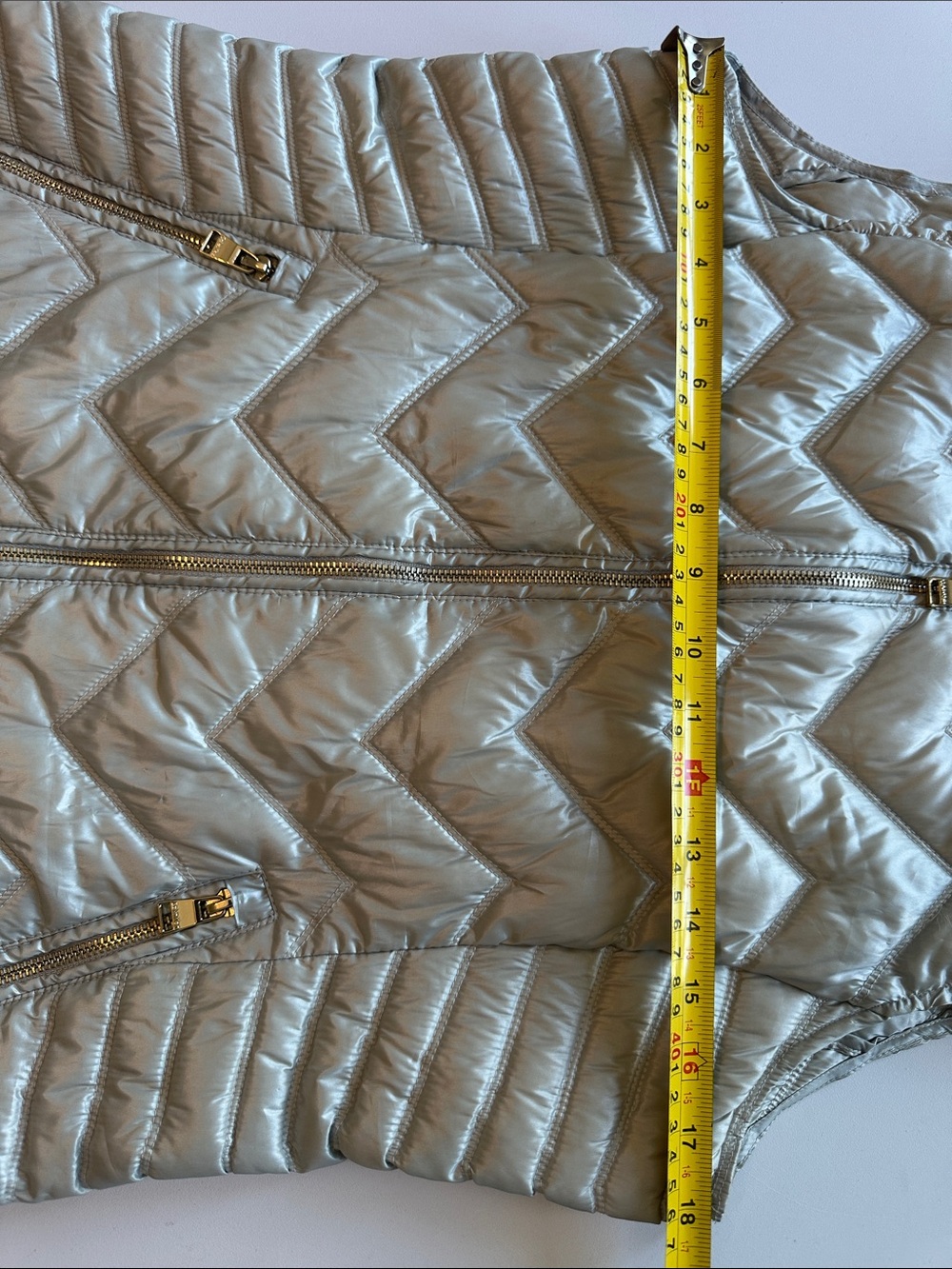 Calvin Klein Duck down Metallic Silver Puffer Vest - Picture 9 of 12